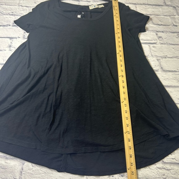 Grace Black Short Sleeve Tee w/ Open Back (Ties) Very cute! Size Large. - Picture 4 of 5